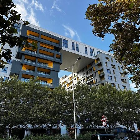 Апартаменты Myhouse At 21 Dhjetori Тирана Экстерьер фото
